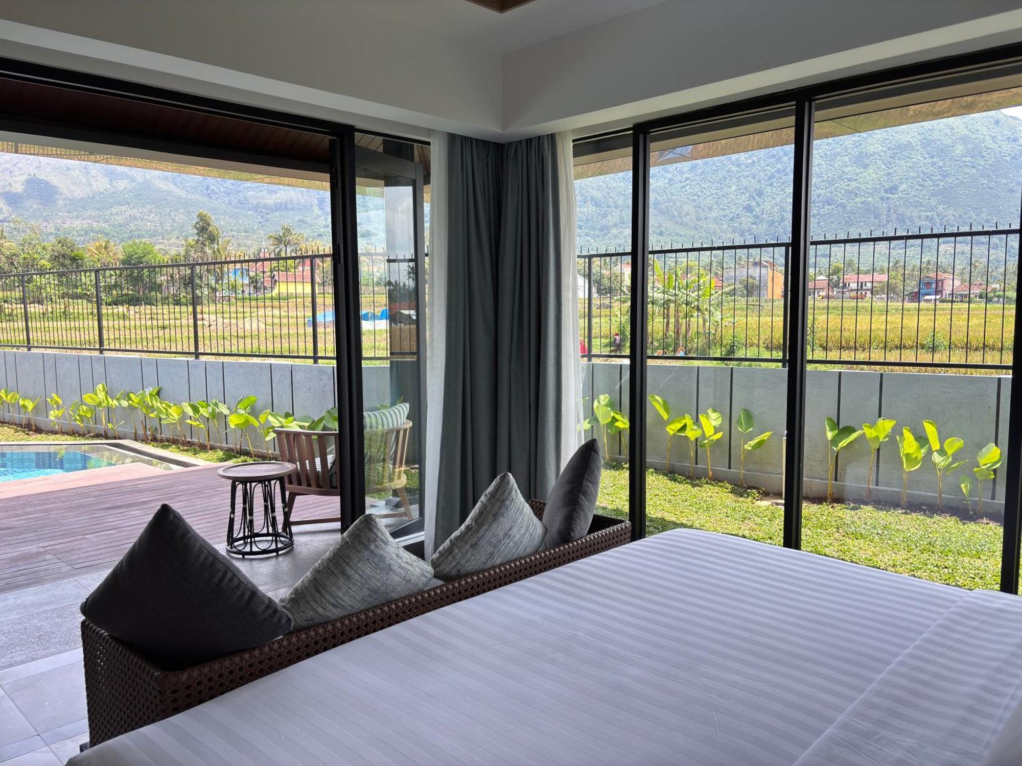 Hotel Santika Garut Esterno foto